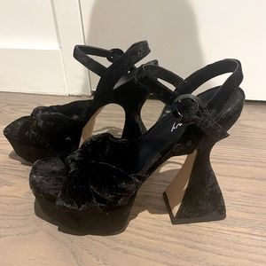 CIRCUS BY SAM EDELMAN CRUSHED VELVET PLATFORM HEELS SIZE 6.5